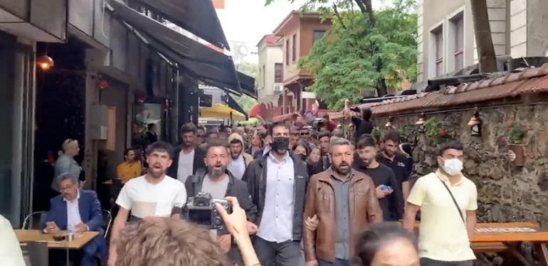 Altılı Masanın ‘Dostları’Ndan Kadıköy’De Skandal Yürüyüş! ‘Öcalan’ Sloganları Attılar…