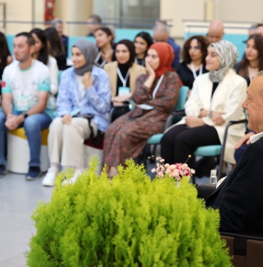 Cumhurbaşkani Erdoğan, Gençlerle Bi̇r Araya Geldi̇